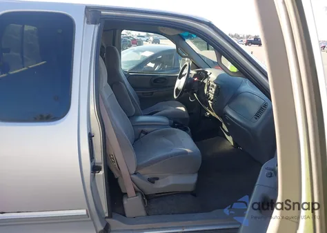 2000 Ford F-150 Lariat/Work Series/Xl/Xlt from USA, damaged, VIN 1FTRX17W3YNB23793